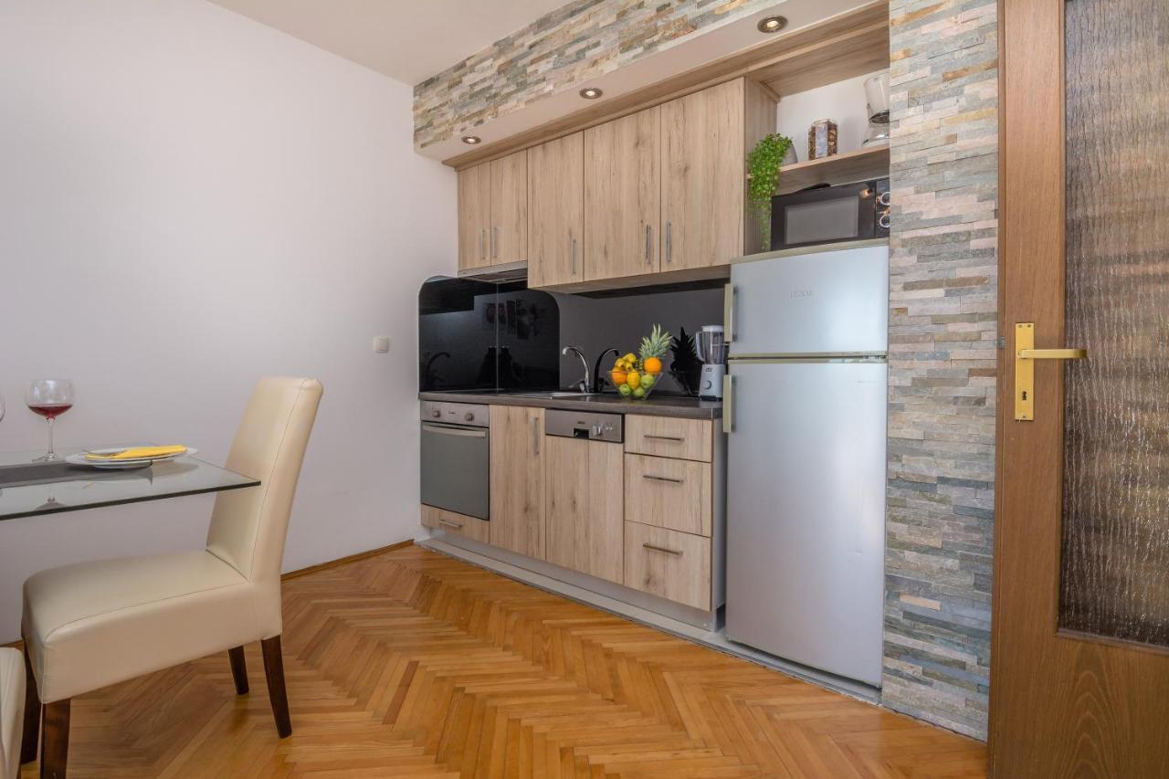 Apartment K&L Vir Exteriör bild